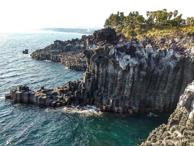 Daepo Jusangjeolli Cliff